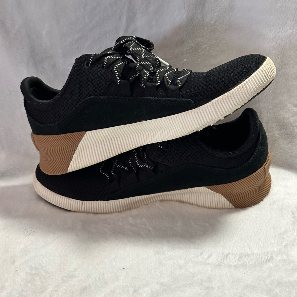 SOREL Out and About Waterproof Low Sneaker Textile Upper Size 6.